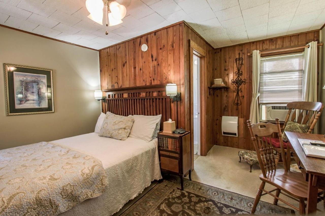 Mountainaire Inn And Log Cabins ブローイング・ロック エクステリア 写真