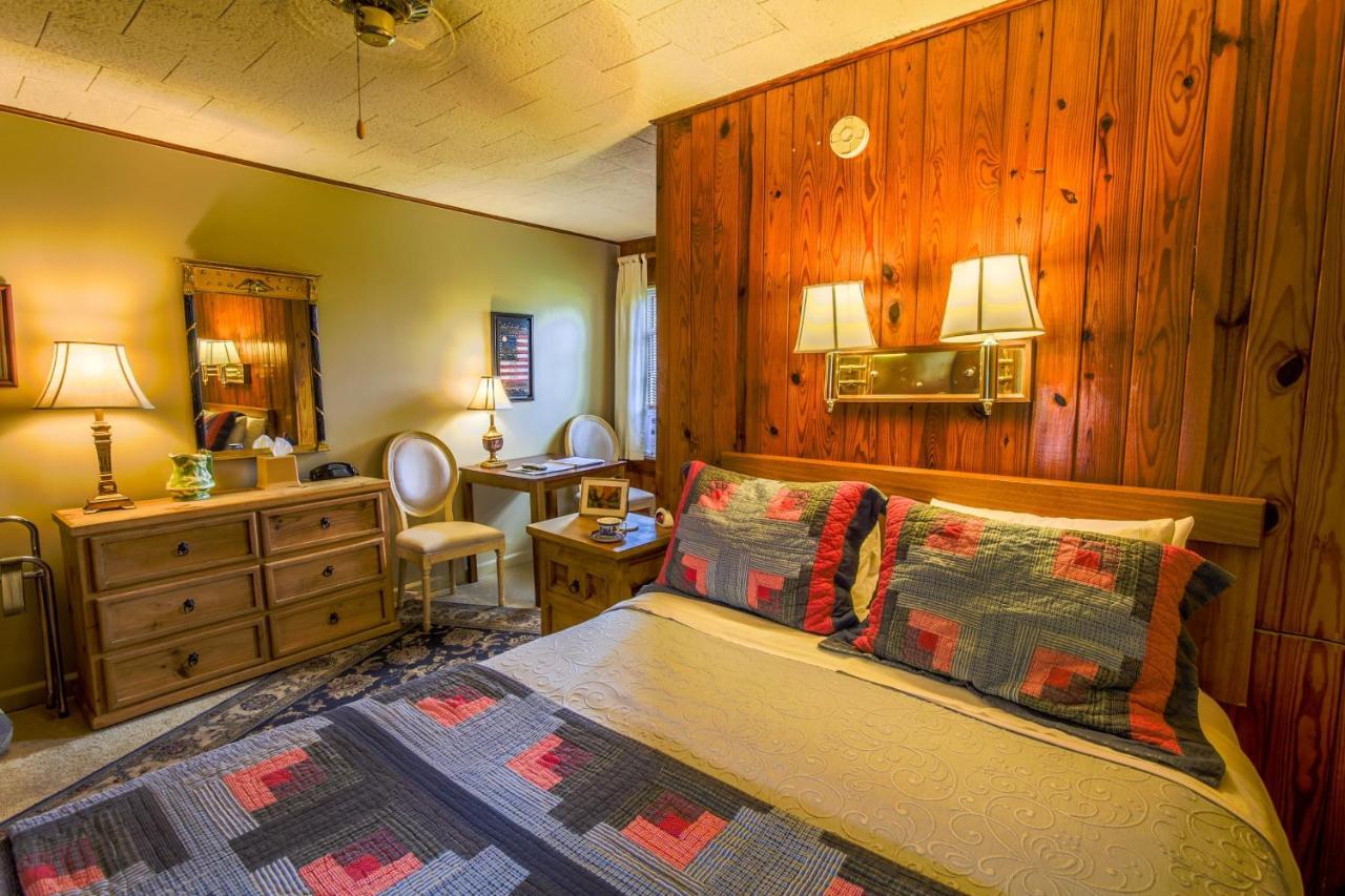 Mountainaire Inn And Log Cabins ブローイング・ロック エクステリア 写真