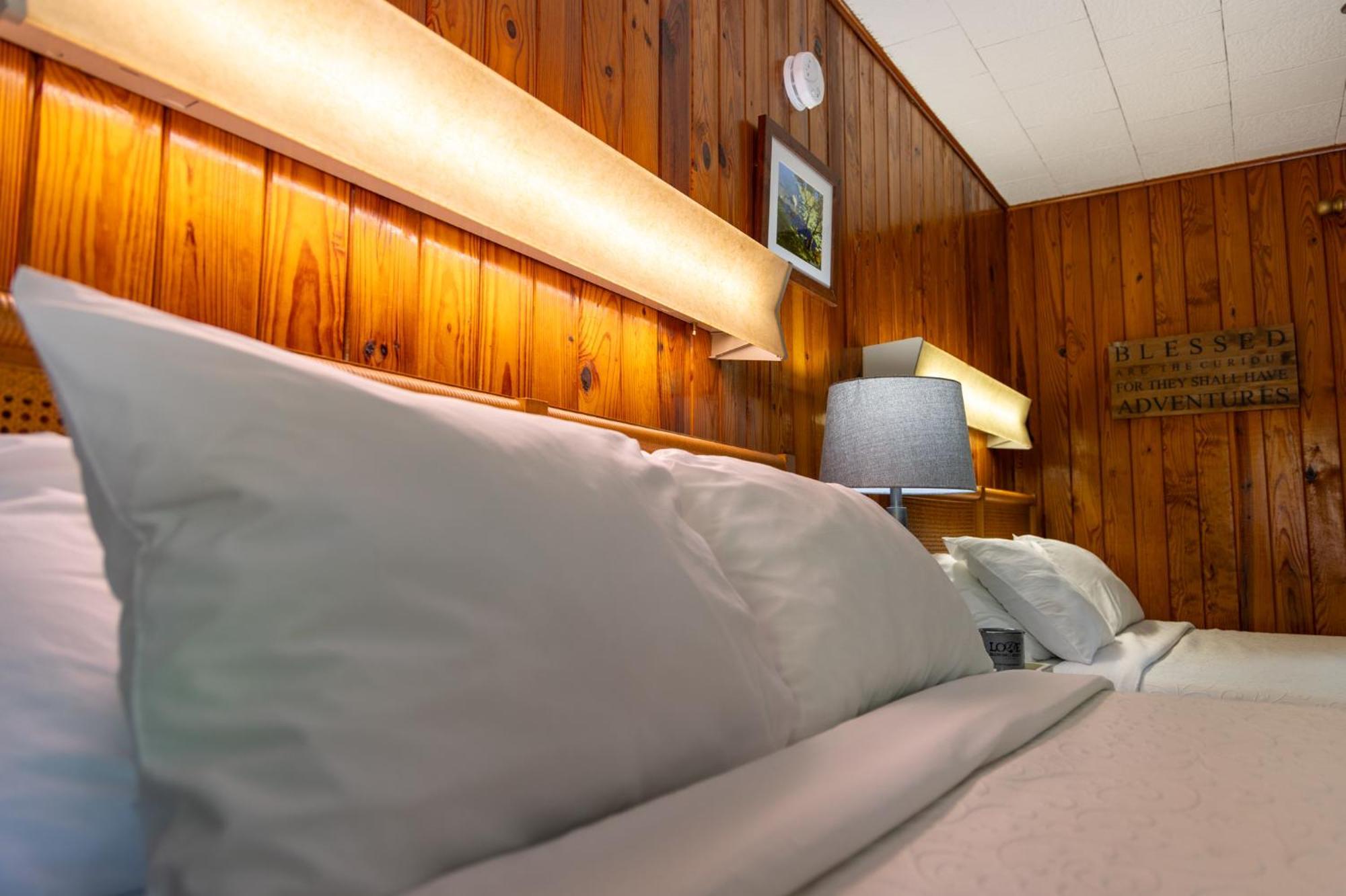 Mountainaire Inn And Log Cabins ブローイング・ロック エクステリア 写真